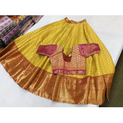 Banarasi Tenchhuai with contrast jakat border Banarasi Tenchhuai with contrast jakat border