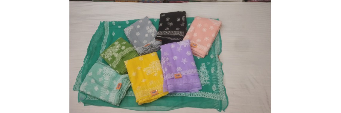 How to Style One Saree in 5 Different Ways (Mix & Match Guide)-best sarees shop in varanasi How to Style One Saree in 5 Different Ways (Mix & Match Guide)-best sarees shop in varanasi