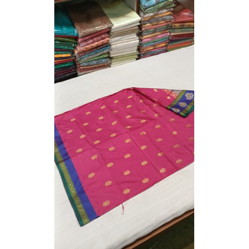 Pure Handloom kadua boota Banarasi Saree